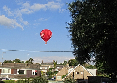 Virgin_Balloon_over_Burton.jpg